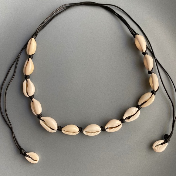 NEW Natural Cowrie Shell Necklace (black rope) - Picture 2 of 6